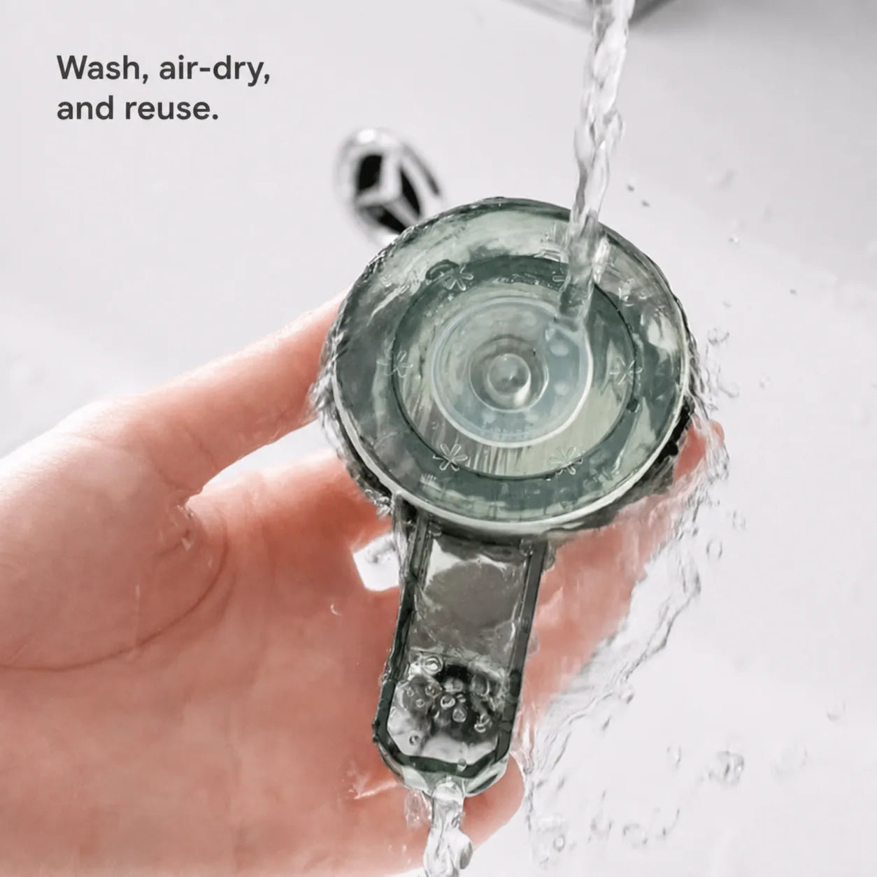 Versatile Suction Hooks for Everyday Home Organization - image 06